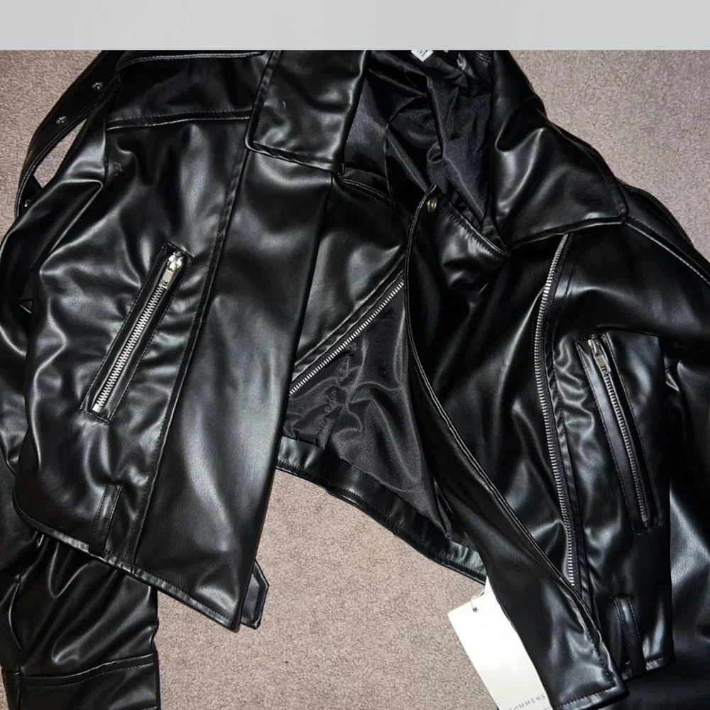 Commense Black Leather Jacket - Picture 2 of 5